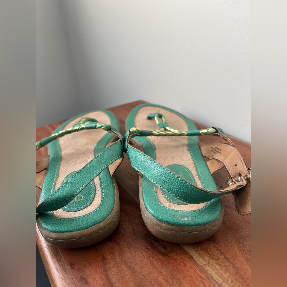 B.O.C Born Green , gold and green braided Sandals, faux leather size 9 - Picture 5 of 9